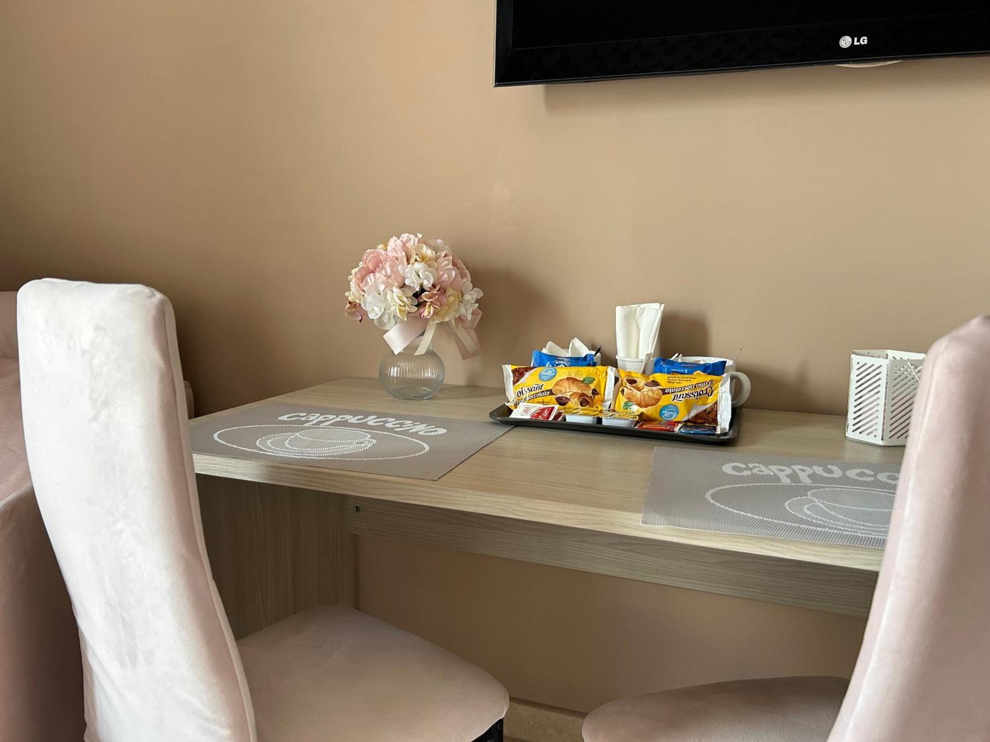 Home Elisabet Naples Luaran gambar