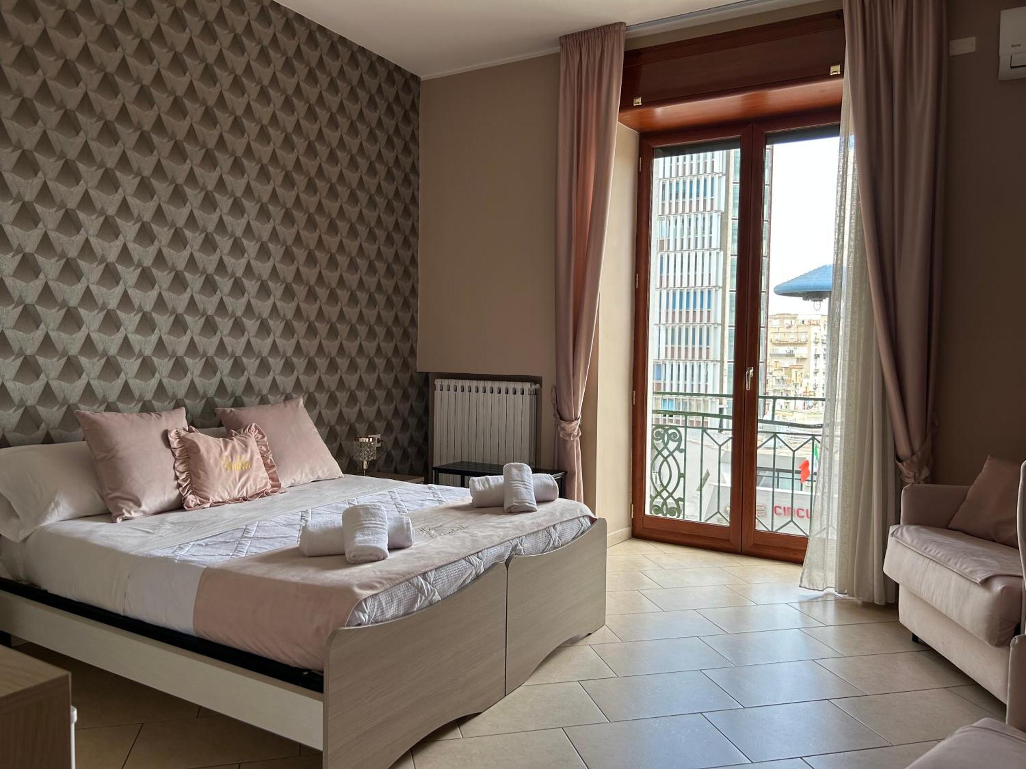 Home Elisabet Naples Luaran gambar