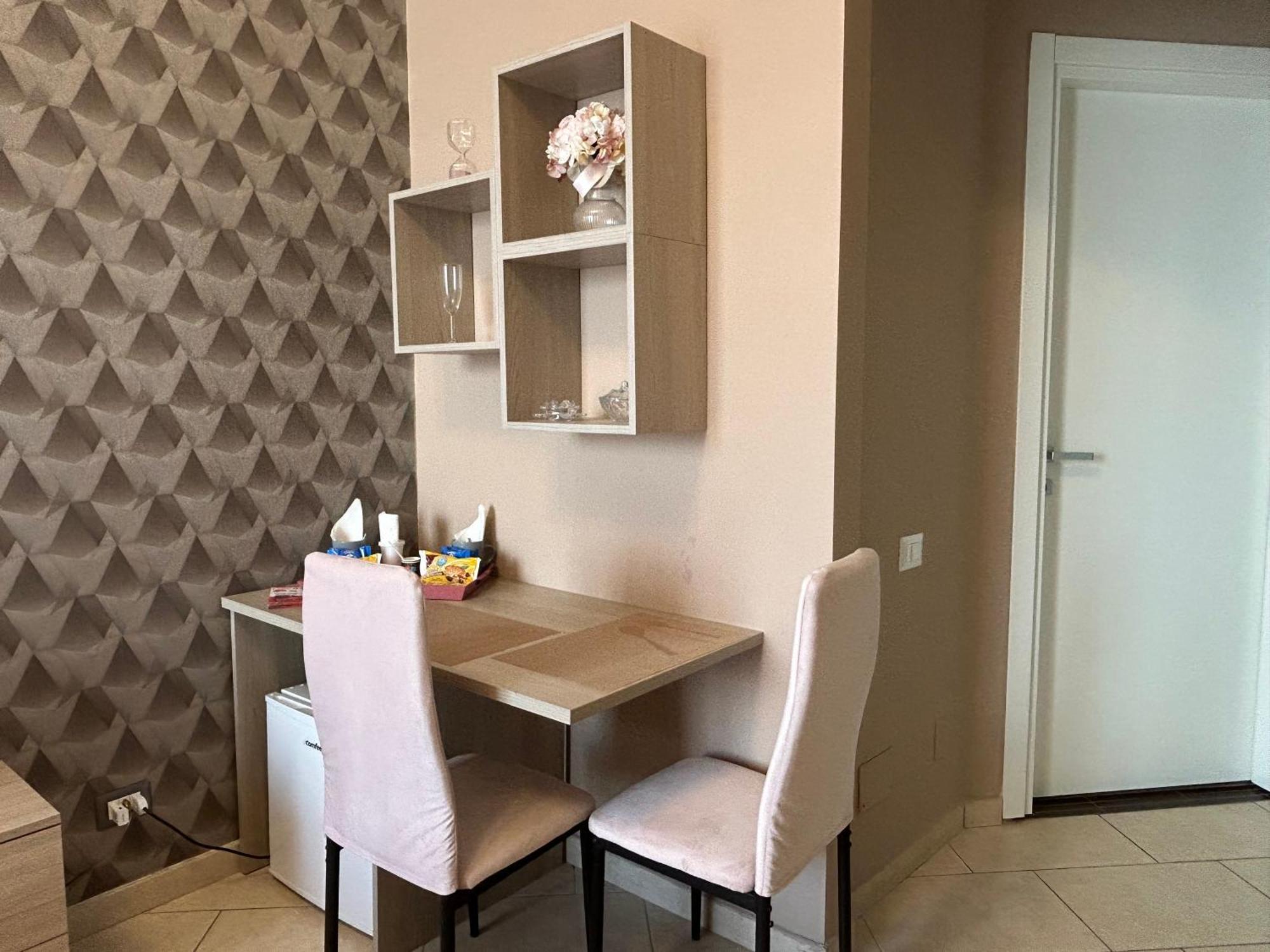 Home Elisabet Naples Luaran gambar